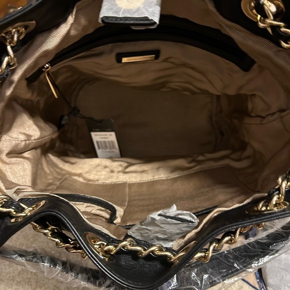 BCBG MAXAZRIA shoulder bag - Picture 13 of 16